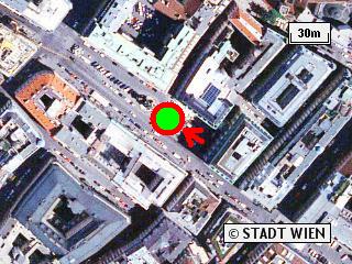 Luftaufnahme vom Treffpunkt Hoher Markt. Der grüne Kreis mit roter Umrandung in der Mitte markiert den Treffpunkt für unsere Stadtspaziergänge